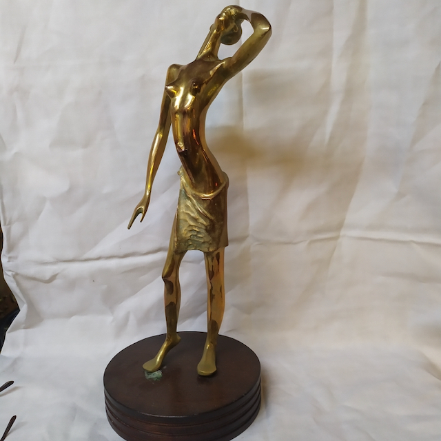2021-01-09 17.03.14 statue en bronze afrique