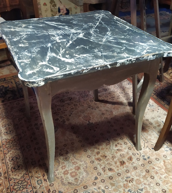 2021-03-16 10.41.00 (1) table ancienne peinte