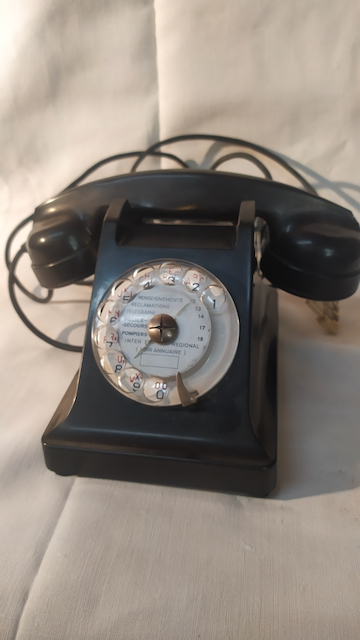2021-03-23 15.20.14 telephone ancien