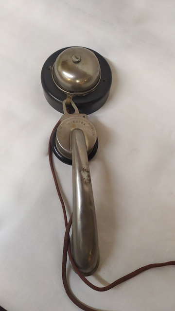 2021-03-23 15.22.50 telephone ancien
