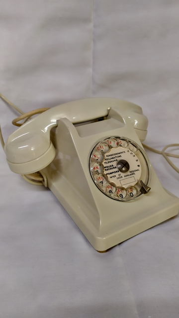 2021-03-23 15.27.26 telephone ancien