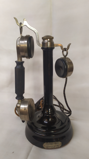 2021-03-23 15.31.33 telephone ancien