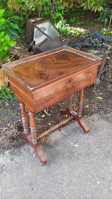 2021-03-27 14.43.23 meuble a ouvrage napoleon III