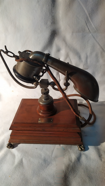 2021-04-09 17.45.47 telephone ancien