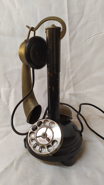 2021-04-14 11.10.40 telephone ancien