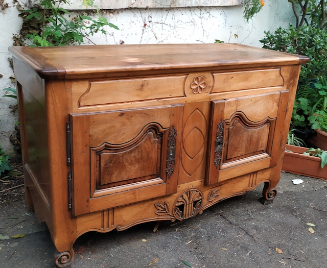 meuble provencal antiquite bahut provencal nimois