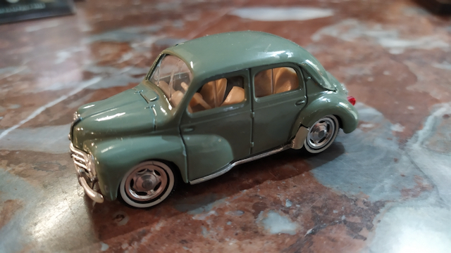 modele reduit 4 cv miniature 4CV