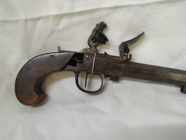pistolet a silex rare pistolet a coffre a silex