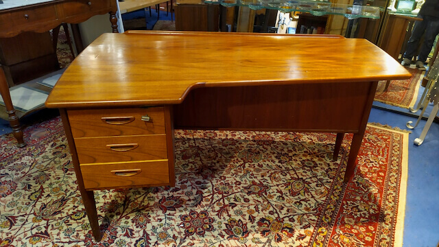 bureau scandinave en teck bureau danois vintage 50