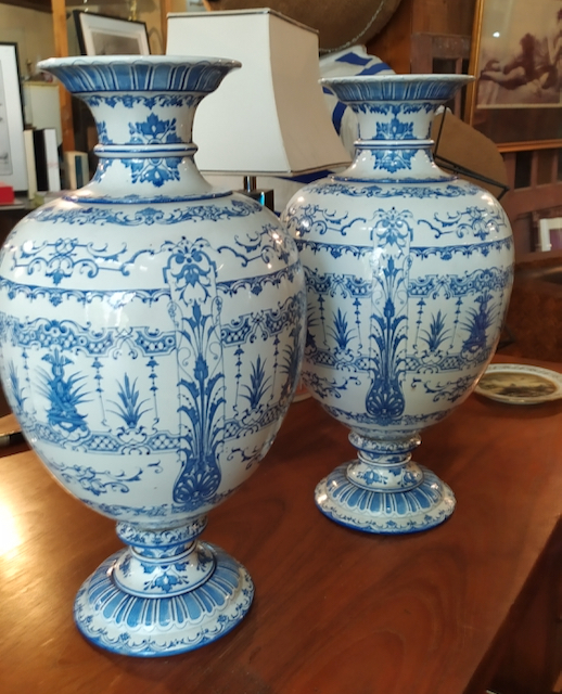 vase a la berain Vases Faience Gien