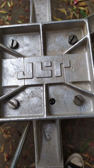 mobilier vintage table jlr